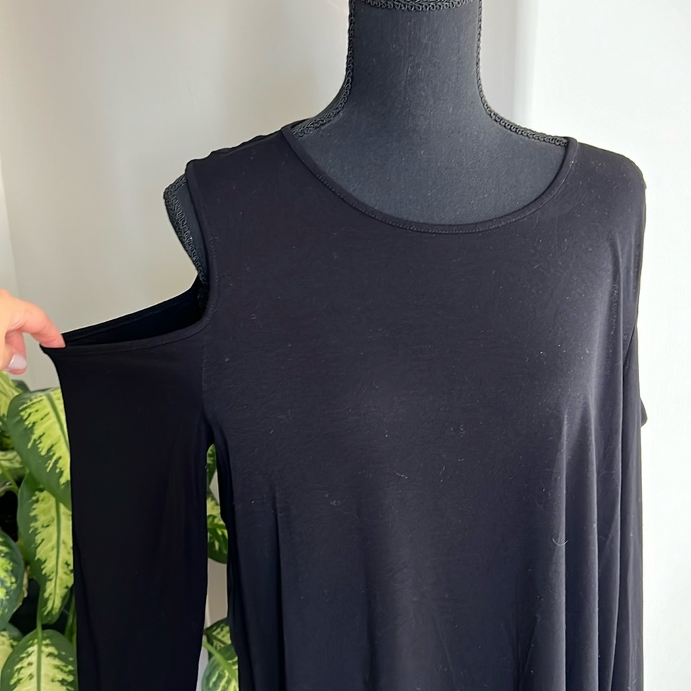 Vince Camuto cutout shoulder blouse